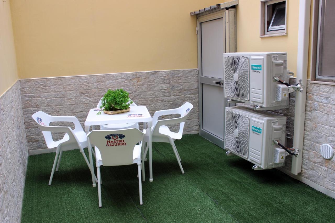 Lalla Home Bari Bagian luar foto